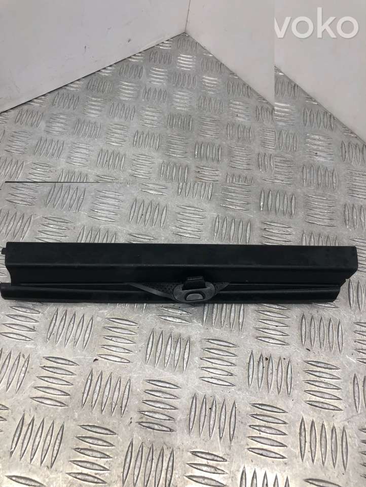 BMW 5 E60 E61 (2004 - 2010)  7071111 Солнцезащитная шторка на заднем боковом окне универсала