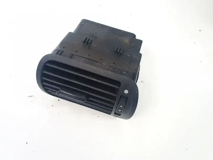 Audi A3/S3 8L (1996 - 2000) 8l0820901 Центральный воздушный дефлектор — фото 1
