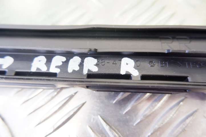 Toyota Prius (XW50) (2015 - )  6812347030 Маленькое стекло 