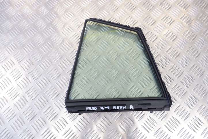 Toyota Prius (XW50) (2015 - )  6812347030 Маленькое стекло 