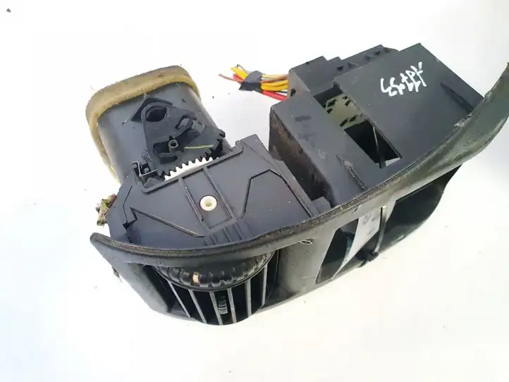 Opel Astra G (1998 - 2004) 90560336 Центральный воздушный дефлектор — фото 2