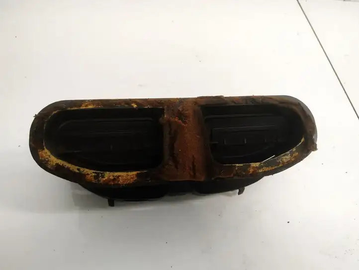 Citroen Xsara Picasso (1999 - 2012) 9631279580 Центральный воздушный дефлектор — фото 2