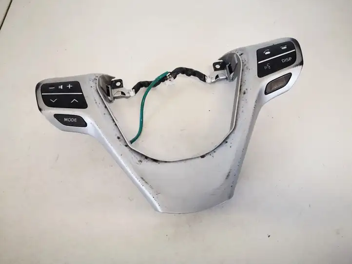 Toyota Verso (2009 - 2012) 451000f290 Кнопки на рулевом колесе — фото 1