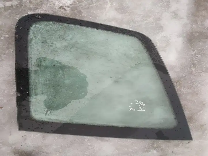 Ford Focus C-MAX (2003 - 2010) Заднее боковое стекло — фото 2