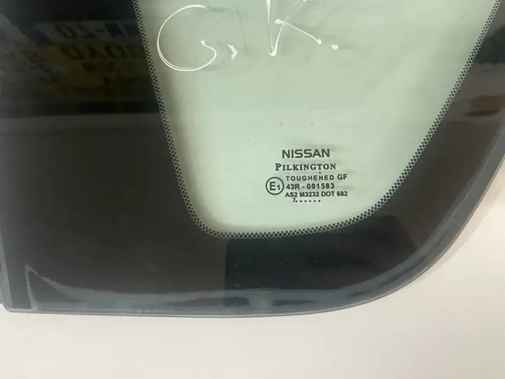 Nissan Note (E11) (2006 - 2014) Заднее боковое стекло — фото 2