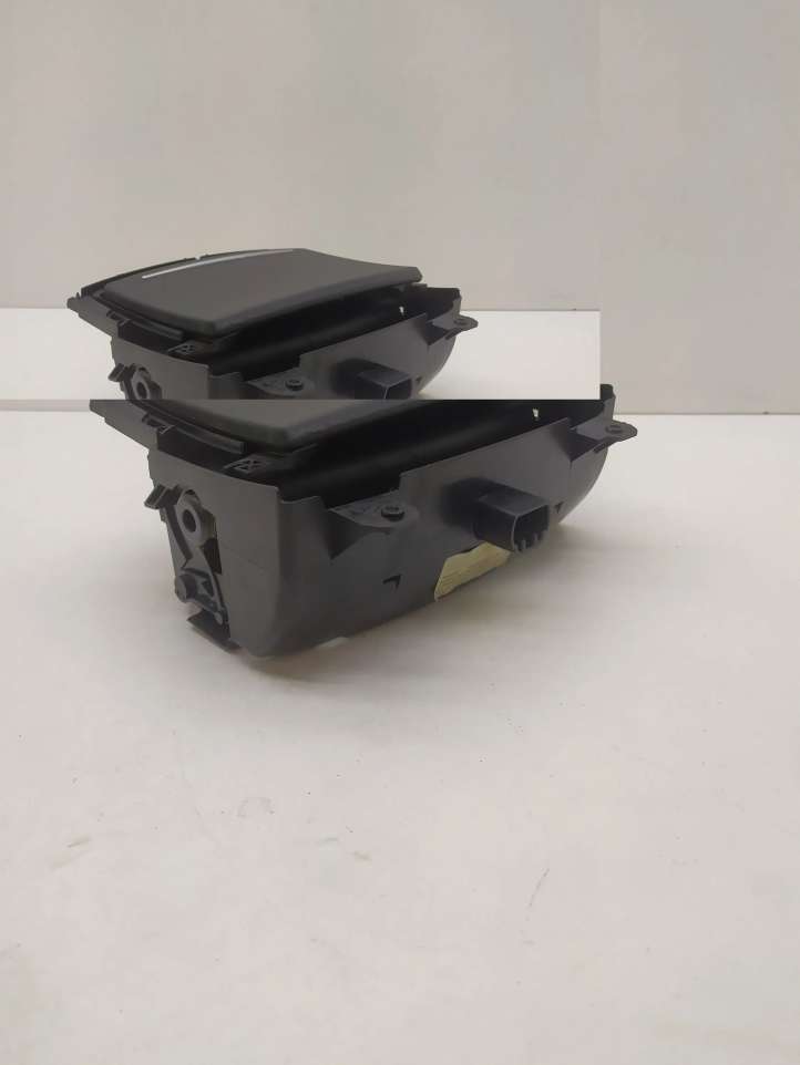 Audi A7 (2010 - 2014)  4G0862534B Держатель чашки