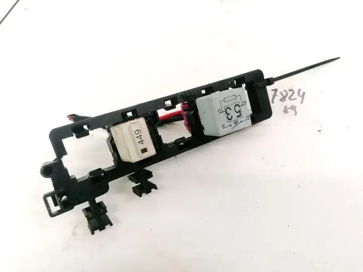 Skoda Octavia Mk2 (1Z) (2004 - 2013) 1K1937503 Блок предохранителей (комплект) — фото 1
