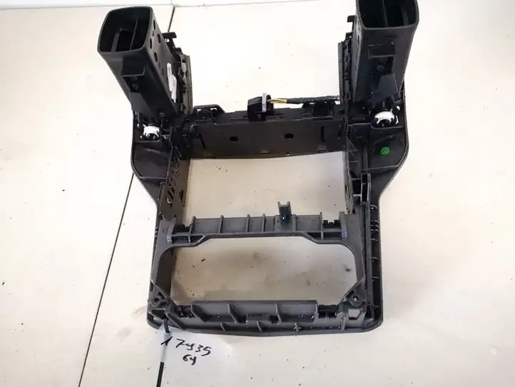 Opel Zafira B (2003 - 2006) 13144402 Центральный воздушный дефлектор — фото 2