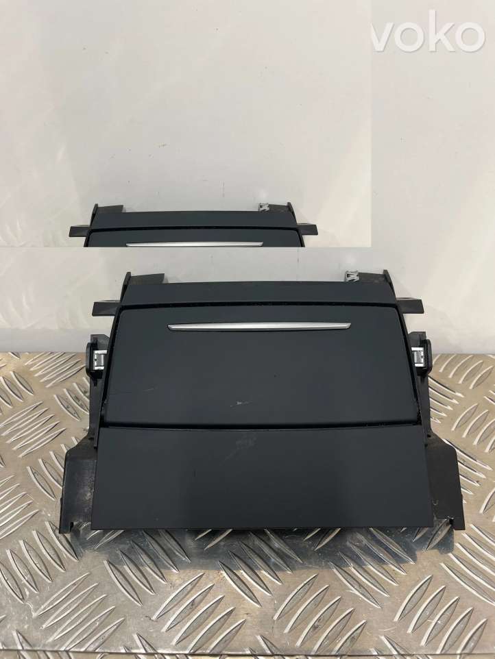 Audi A8 (2010 - 2014)  4H0864051B Задняя пепельница