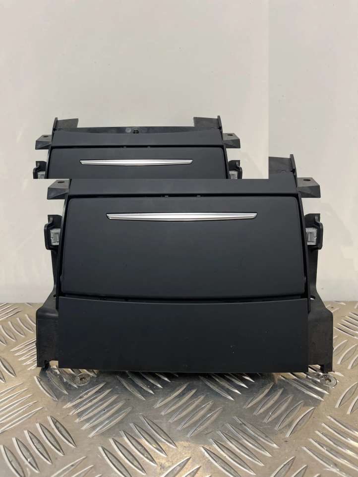 Audi A8 (2010 - 2014)  4H0864051B Задняя пепельница