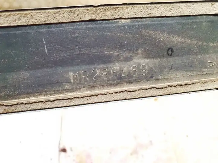 (1999 - 2004) mr286469 Молдинги задней двери — фото 3
