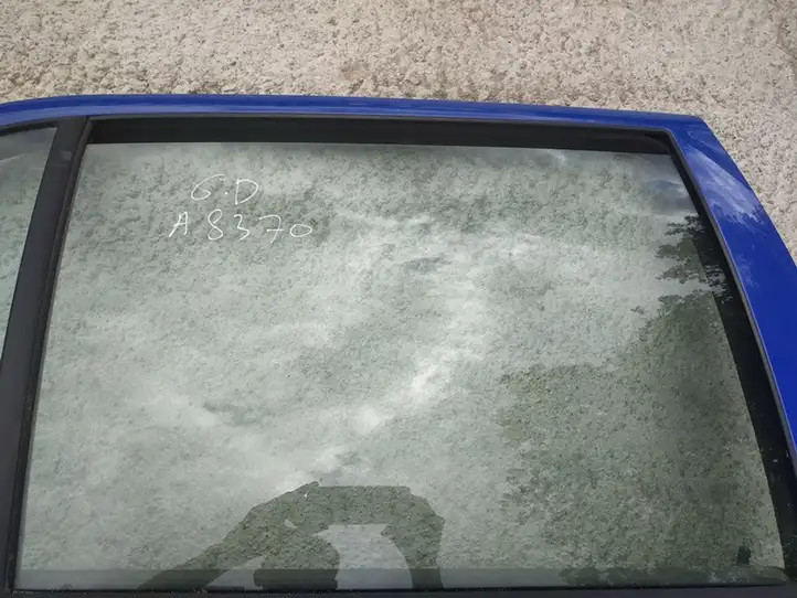 Skoda Fabia Mk1 (6Y) (1999 - 2007) Стекло задней двери — фото 1