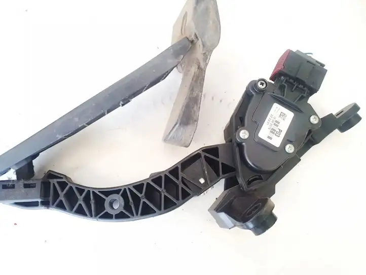 Hyundai i30 (2015 - 2017) 327003xxxx Педаль акселератора — фото 2