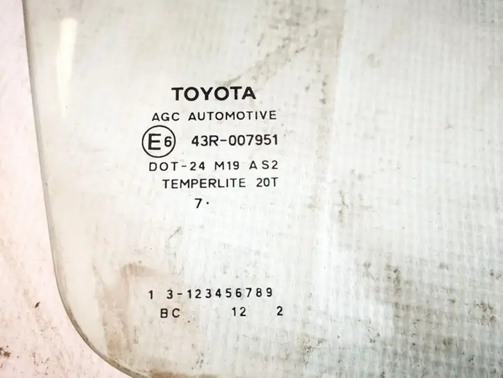 Toyota Auris 150 (2006 - 2012) 43r007951 Стекло передней двери — фото 2