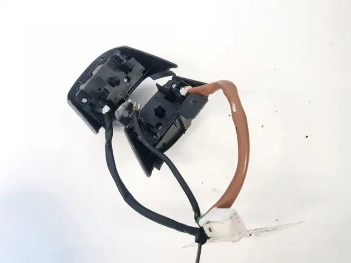 Toyota RAV 4 (XA30) (2006 - 2016) Кнопки на рулевом колесе — фото 3