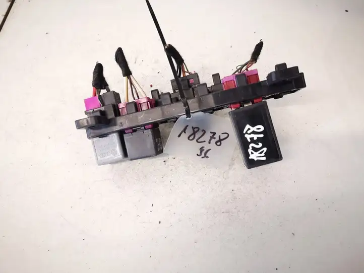 Audi A4 S4 B7 8E 8H (2004 - 2009) 8e0937503 Блок предохранителей (комплект) — фото 1