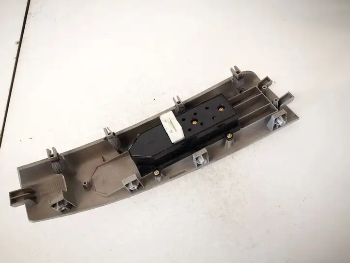 Hyundai Santa Fe (2005 - 2009) 3715101110 Блок кнопок стеклоподъемников — фото 2