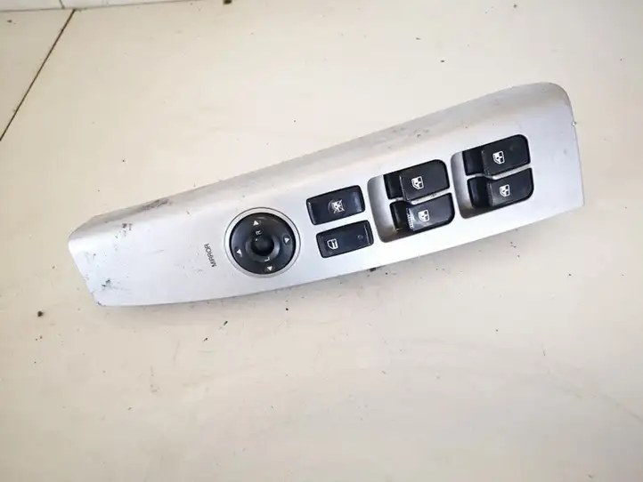 Hyundai Santa Fe (2005 - 2009) 3714901110 Блок кнопок стеклоподъемников — фото 1