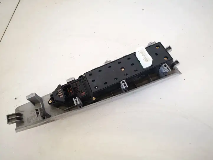 Hyundai Santa Fe (2005 - 2009) 3714901110 Блок кнопок стеклоподъемников — фото 2