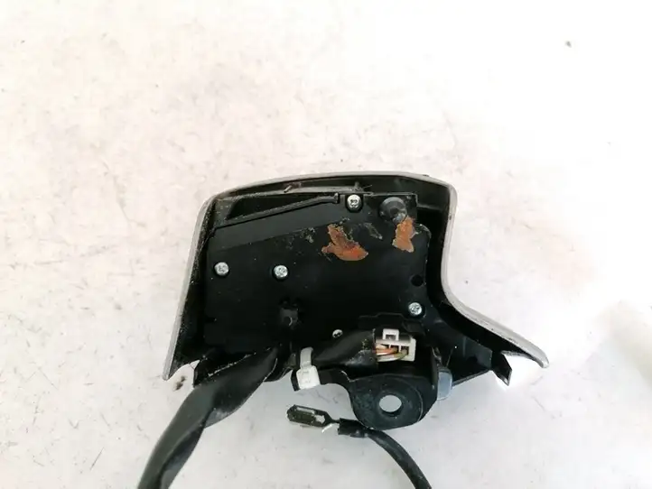 Toyota Auris 150 (2006 - 2012) Кнопки на рулевом колесе — фото 3