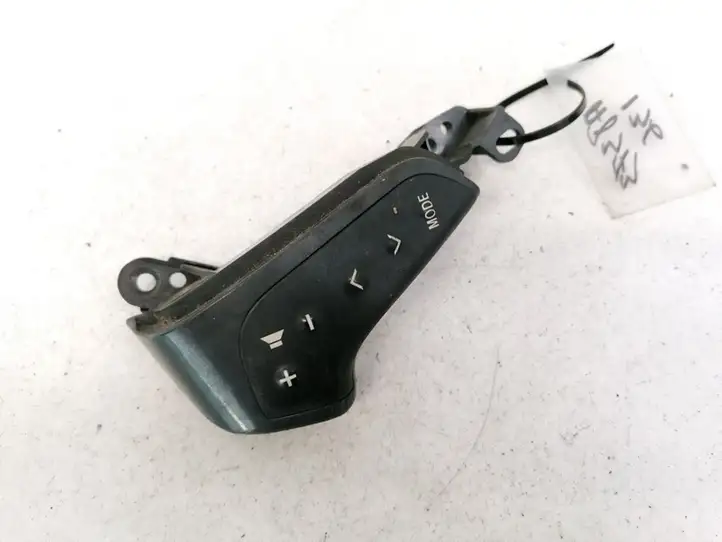 Toyota Avensis T250 (2003 - 2006) 75B070 Кнопки на рулевом колесе — фото 1