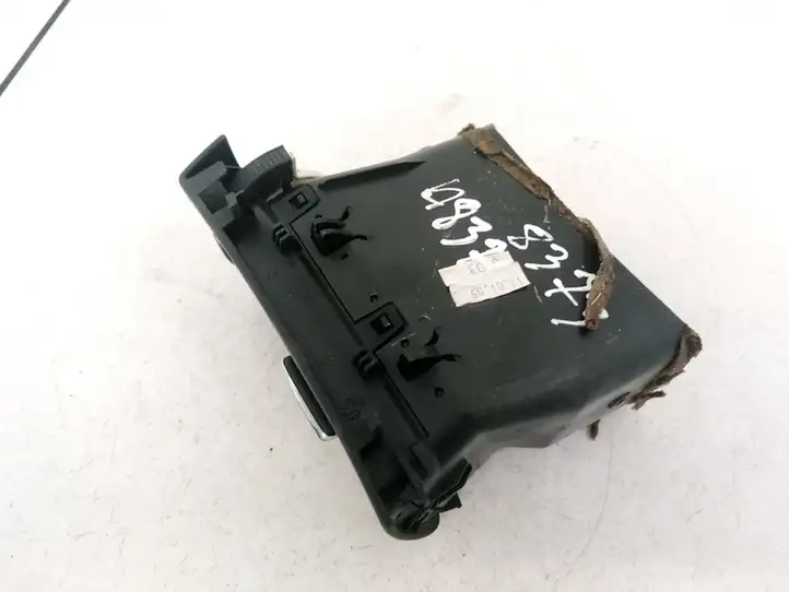 Toyota Avensis T250 (2003 - 2006) TS0P5 Центральный воздушный дефлектор — фото 2