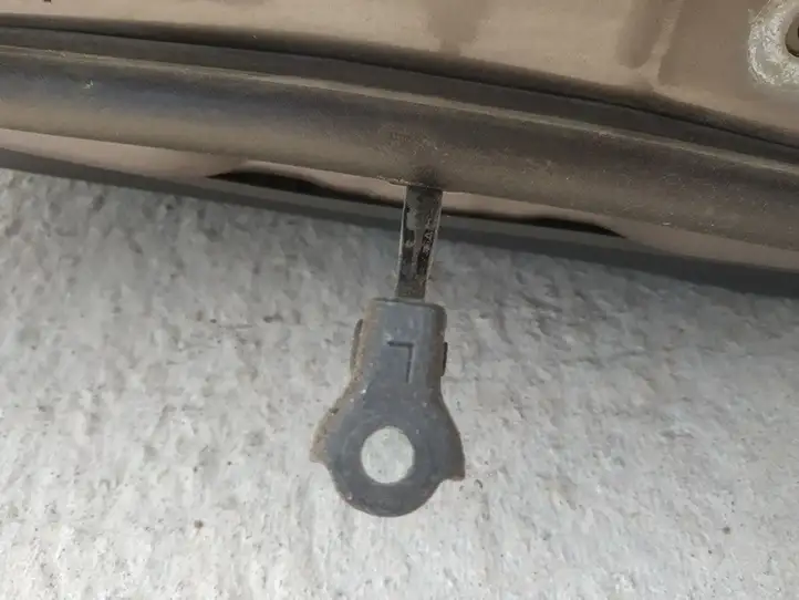 Hyundai i30 (2007 - 2012) Ограничитель задней двери — фото 1