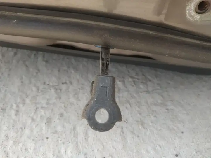 Hyundai i30 (2007 - 2012) Ограничитель задней двери — фото 2