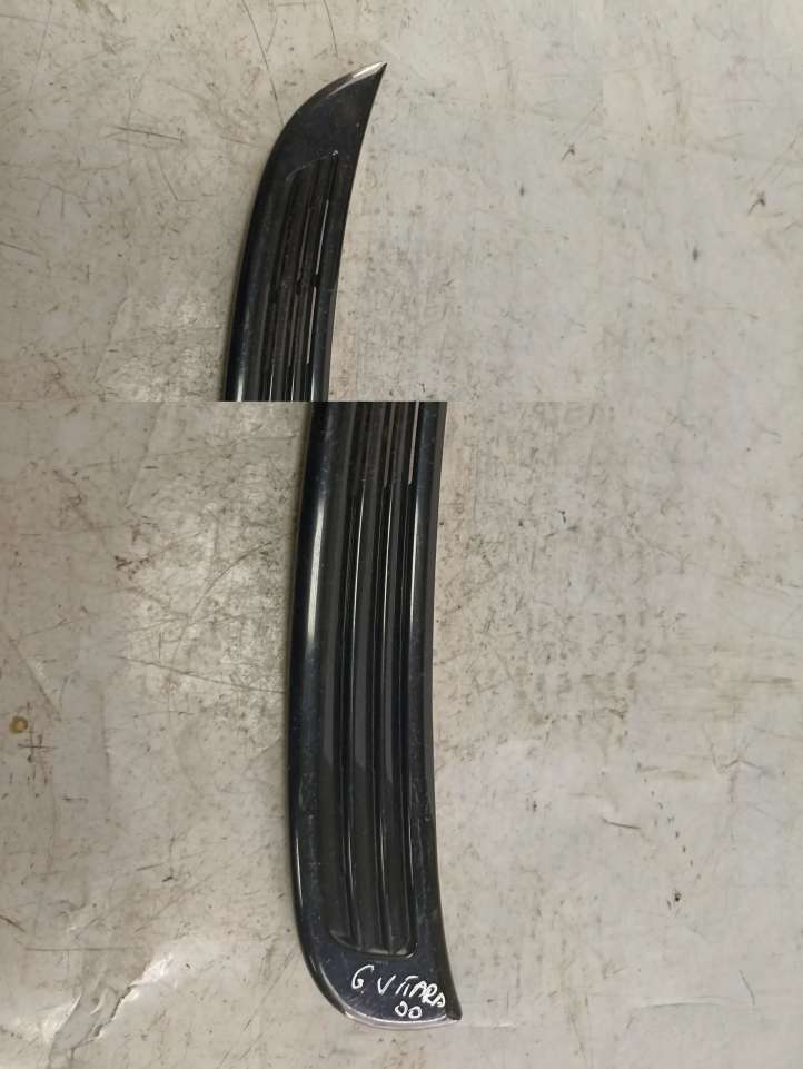 Suzuki Grand Vitara (1998 - 2005)  7711065D Отделка заднего бокового стекла
