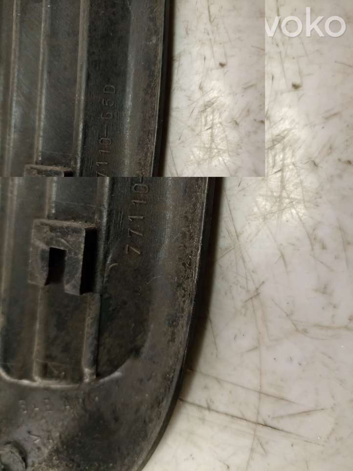 Suzuki Grand Vitara (1998 - 2005)  7711065D Отделка заднего бокового стекла