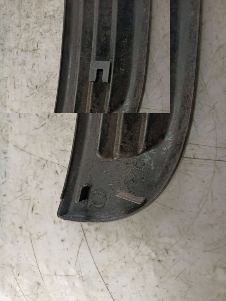 Suzuki Grand Vitara (1998 - 2005)  7711065D Отделка заднего бокового стекла