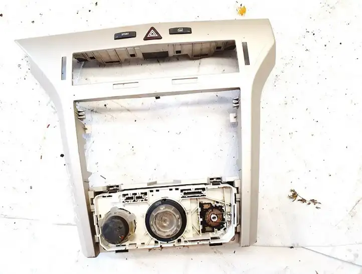 Opel Astra H (2004 - 2009) Включатель аварийных фонарей — фото 1