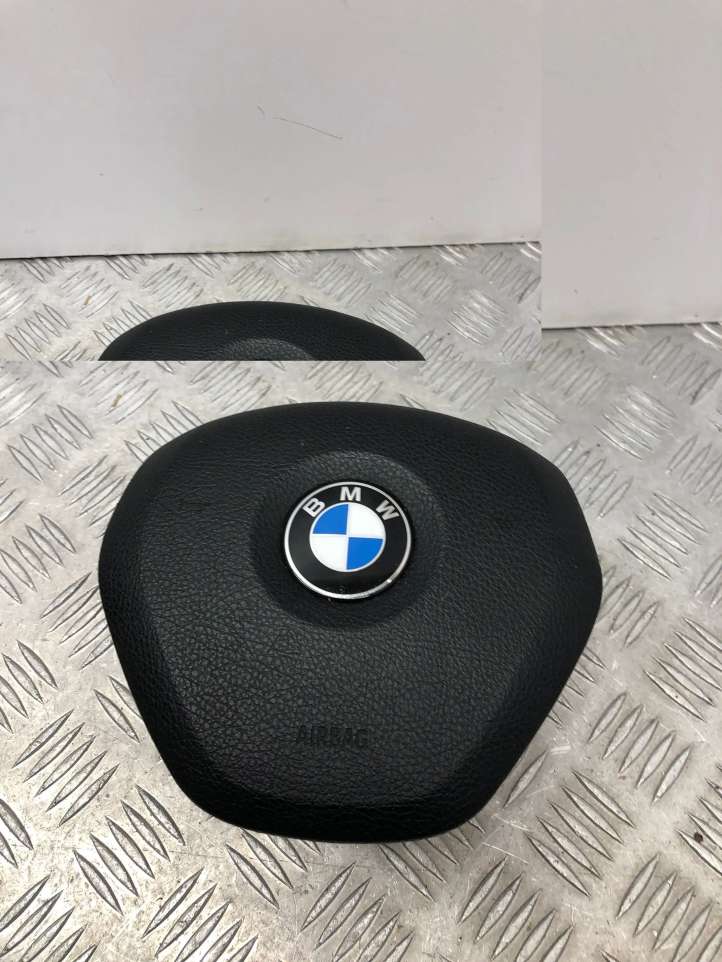 6791332 BMW 3 F30 F35 F31 Vairo oro pagalvė