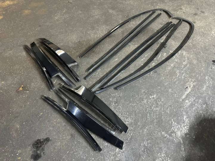 BMW 7 F01 F02 F03 F04 (2008 - 2016)  shadowline Боковая отделка (у окна)