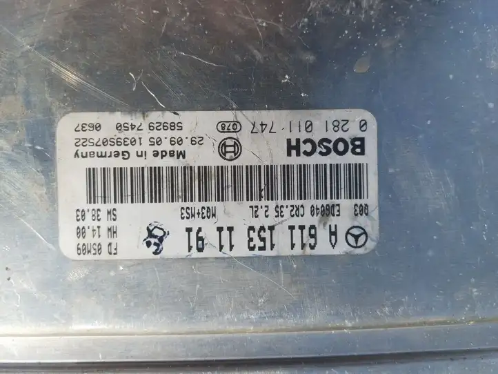 Mercedes-Benz Sprinter W901 W902 W903 W904 (1995 - 2007) A6111531191 Блок управления двигателем (ЭБУ) — фото 1