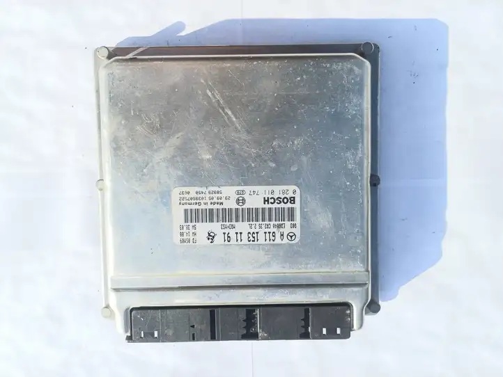 Mercedes-Benz Sprinter W901 W902 W903 W904 (1995 - 2007) A6111531191 Блок управления двигателем (ЭБУ) — фото 2
