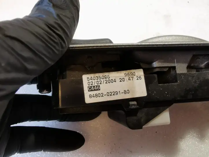 Toyota Corolla E120 E130 (2000 - 2004) 8480202291 Кнопка стеклоподъемников — фото 4