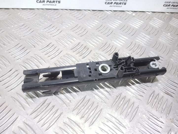 Ford Focus (2008 - 2011)  33007942 Регулировочная планка ремня безопасности