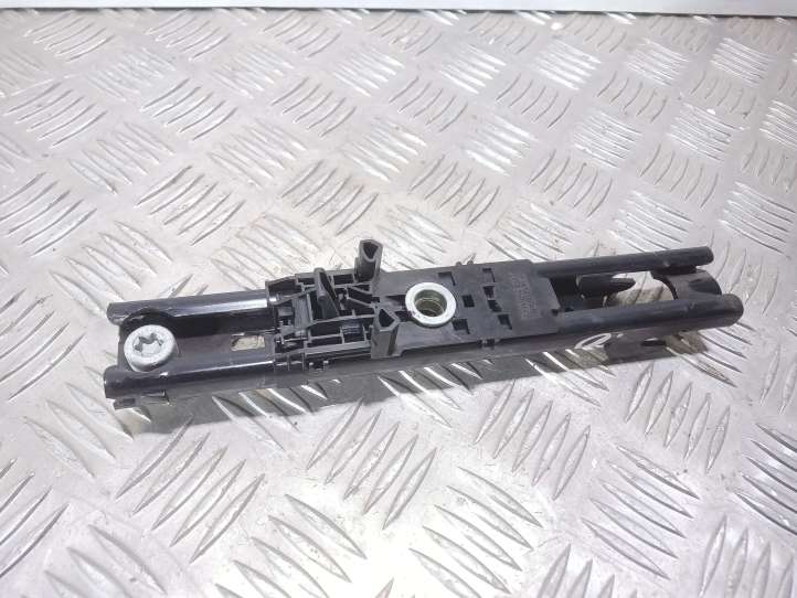 Ford Focus (2008 - 2011)  33007942 Регулировочная планка ремня безопасности