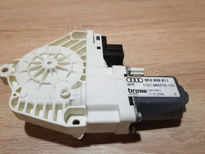 Audi A4 S4 B8 8K (2007 - 2011) 8K0959811 Стеклоподъемник задней двери — фото 1