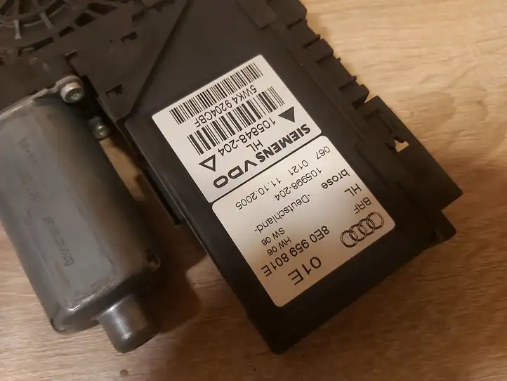 Audi A4 S4 B7 8E 8H (2004 - 2009) 8E0959801E Стеклоподъемник задней двери — фото 2