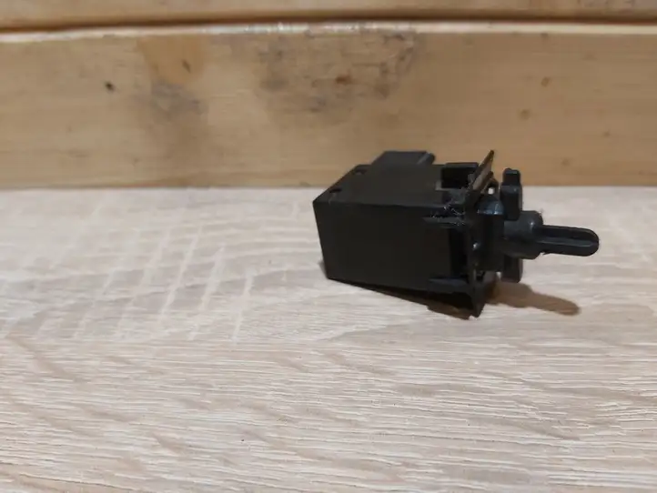 Opel Antara (2006 - 2011) 7C28 Датчик педали тормоза — фото 3
