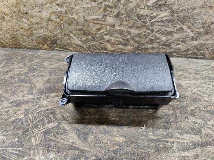 Kia Magentis (2006 - 2008)  051208 Держатель чашки