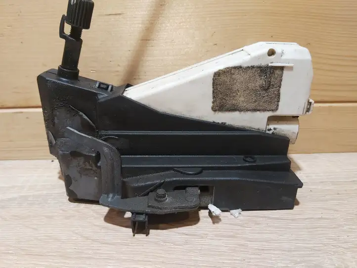 Ford Galaxy (2000 - 2006) 93BG220A20DD Замок передней двери — фото 3
