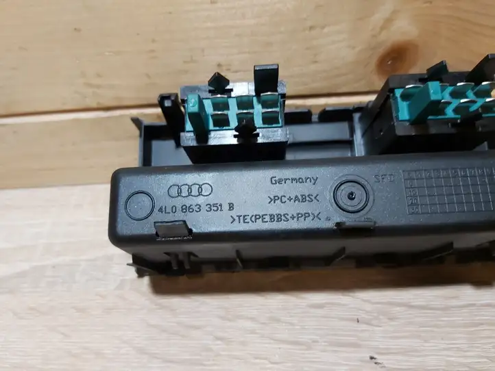 Audi Q7 4L (2005 - 2009) 4L0863351B Включатель обогрева — фото 2