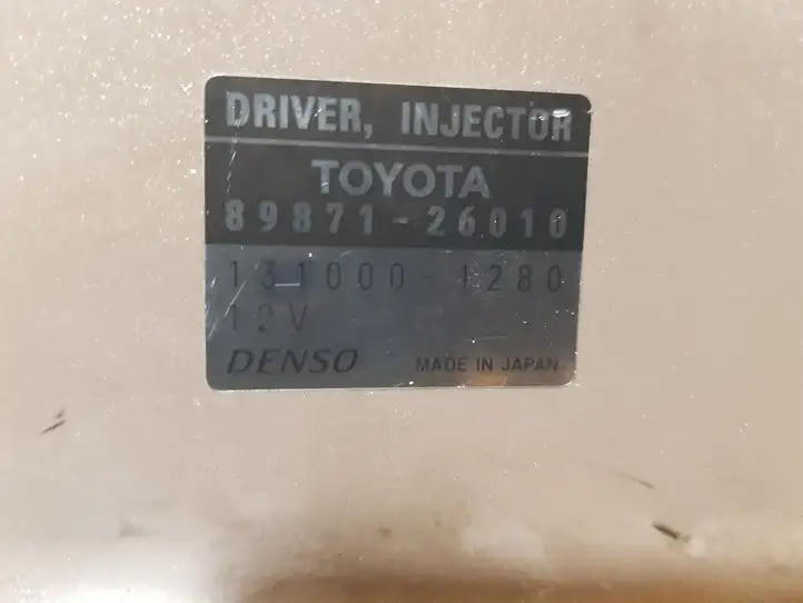 Toyota Avensis Verso (2004 - 2009) 8987126010 Блок управления форсунками — фото 3