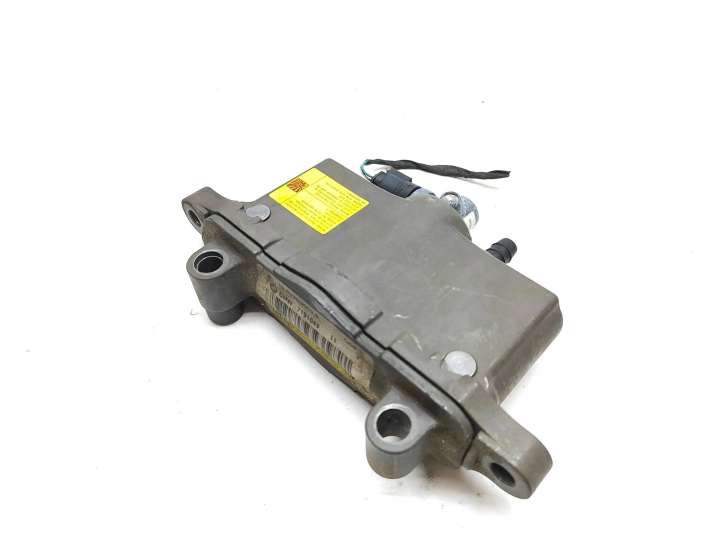 BMW 5 F10 F11 (2009 - 2016)  7191049 Подушка безопастности пешеходов