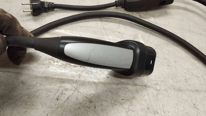 Tesla Model S (2016 - 2021)  105822002e Кабель для зарядки электромобилей