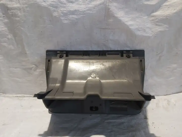 Toyota RAV 4 (XA20) (2000 - 2005) 5555042030 Вещевой ящик — фото 3