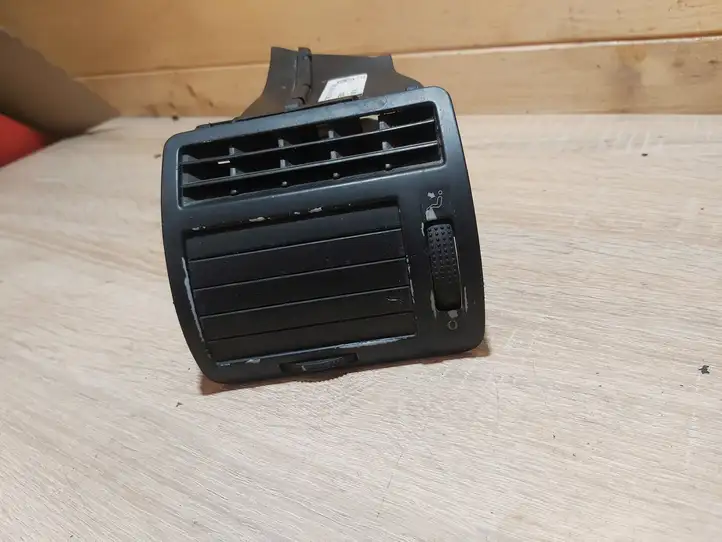 Volkswagen Sharan (2003 - 2010) 7M3819703B Боковой воздушный дефлектор — фото 1